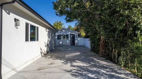 $1,650,000 | 6842 Cedros Avenue, Van Nuys, CA 91405