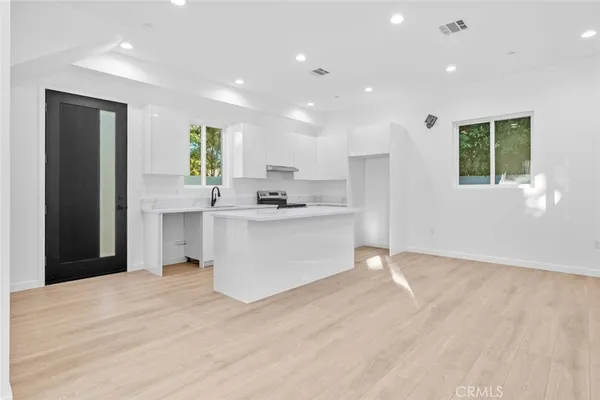 $1,650,000 | 6842 Cedros Avenue, Van Nuys, CA 91405