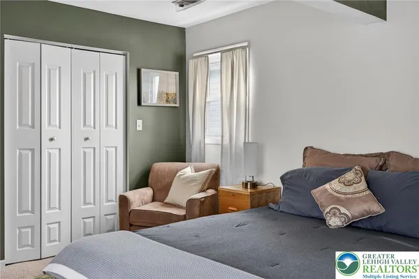 $389,000 | 1386 Jefferson Street, Hellertown, PA 18055