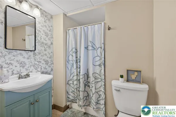 $389,000 | 1386 Jefferson Street, Hellertown, PA 18055