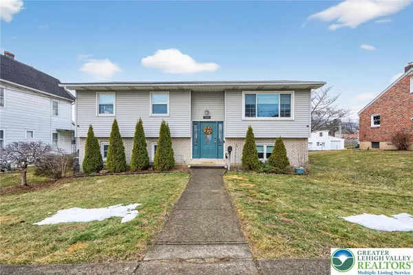 $389,000 | 1386 Jefferson Street, Hellertown, PA 18055