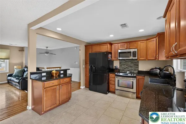 $389,000 | 1386 Jefferson Street, Hellertown, PA 18055