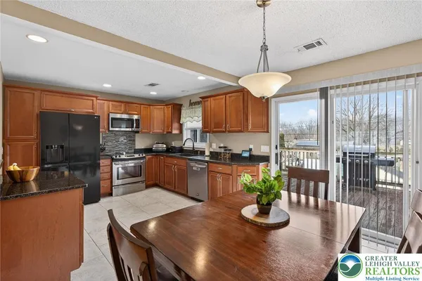 $389,000 | 1386 Jefferson Street, Hellertown, PA 18055