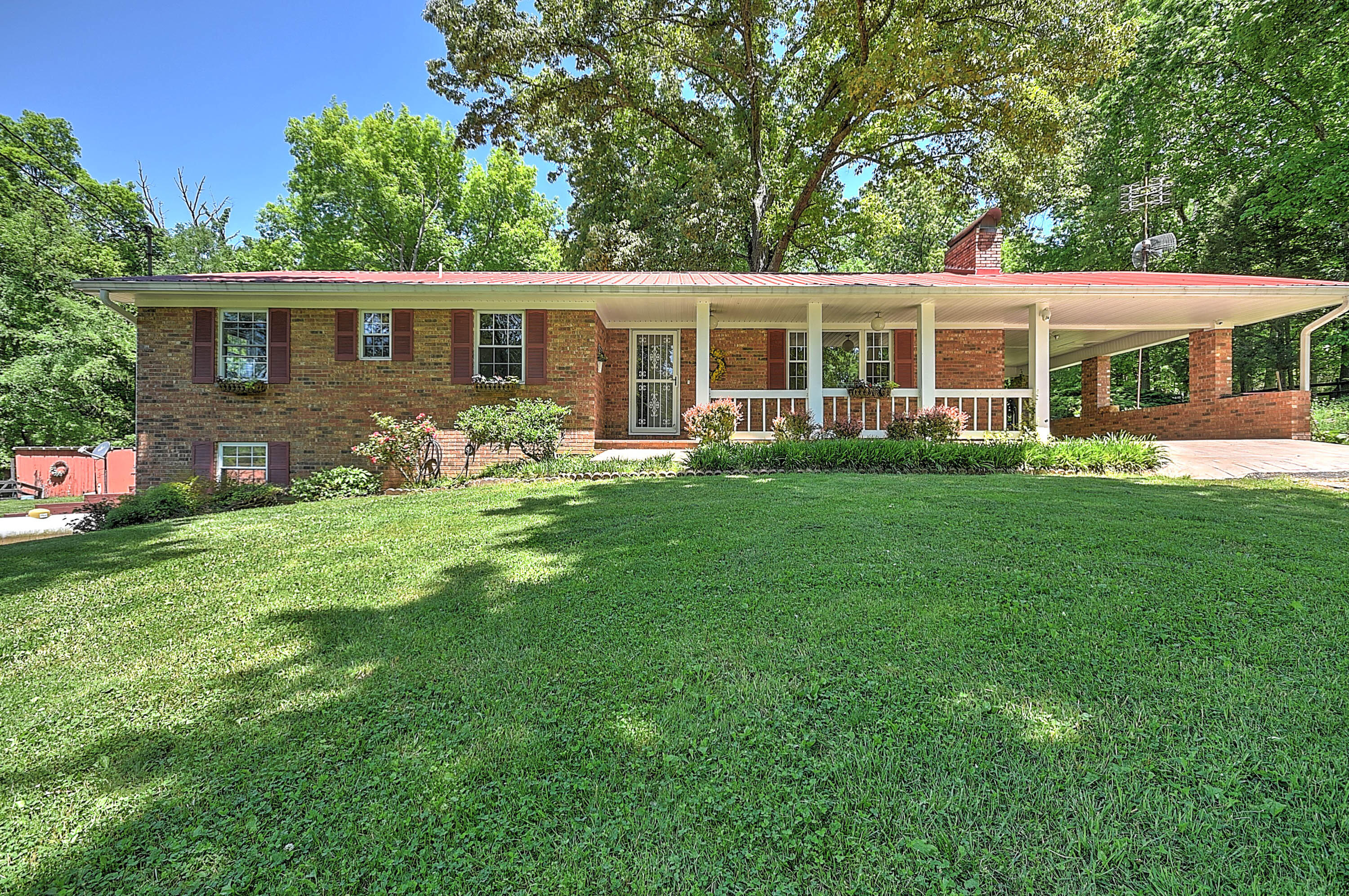 2185 Justice Road Afton, TN 37616 - Photo 3 of 53 Justice-3
