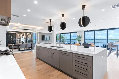 $6,700,000 | 445 129th Avenue East, Madeira Beach, FL 33708
