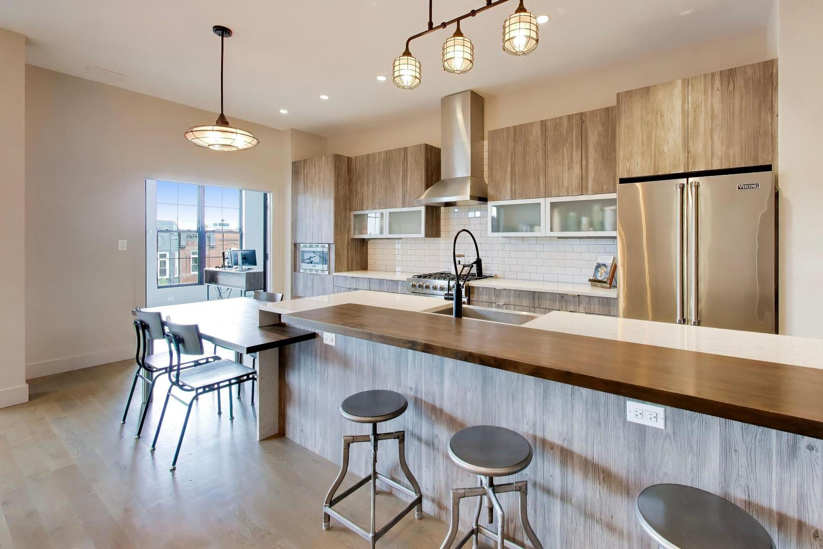 1902 West Division Street, Unit 4S Chicago, IL 60622 - Photo 10 of 33