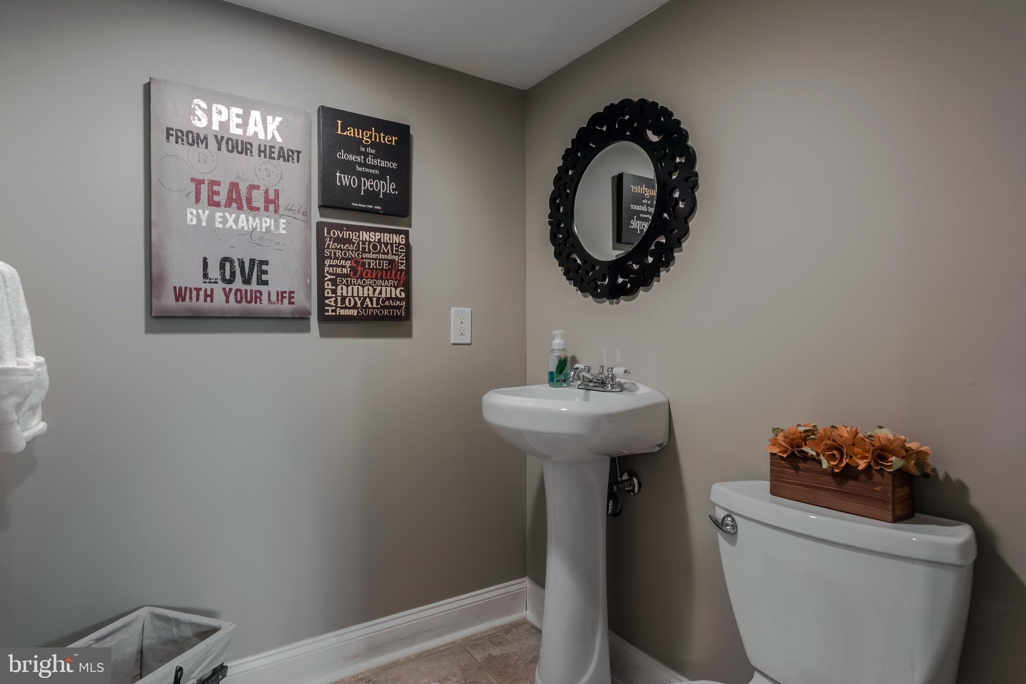 34 Greenhill Road Springfield, PA 19064 - Photo 32 of 36 a bathroom with a toilet and a sink