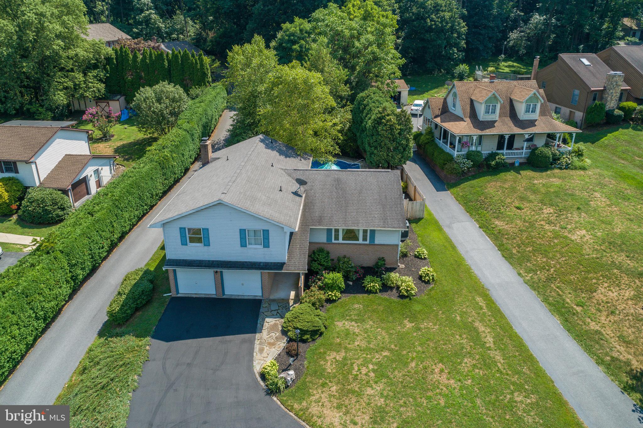 330 Parkview Road Reading, PA 19606 - Photo 4 of 32 Gallery Image 4