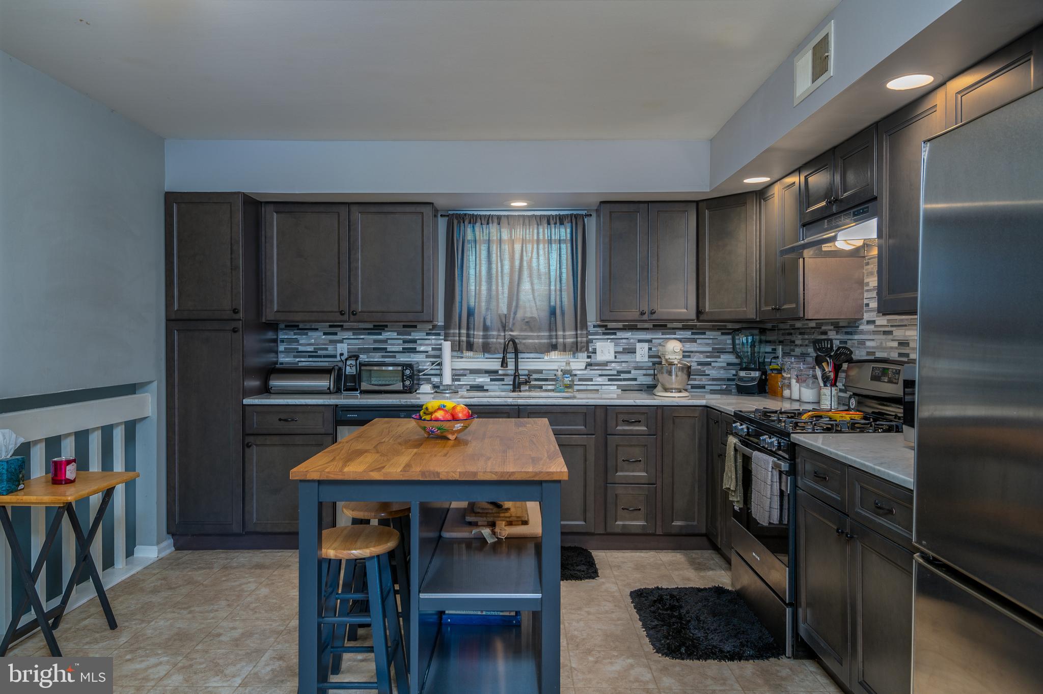 330 Parkview Road Reading, PA 19606 - Photo 8 of 32 Gallery Image 8