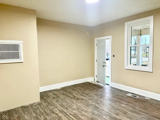 $105,000 | 802 1/2 North Mulberry Street, Muncie, IN 47305