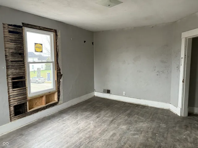 $105,000 | 802 1/2 North Mulberry Street, Muncie, IN 47305