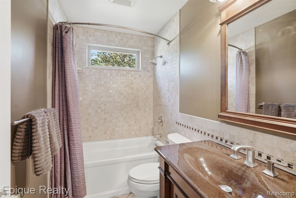 239 Pine Tree Road Lake Orion, MI 48362 - Photo 20 of 51 Gallery Image 20
