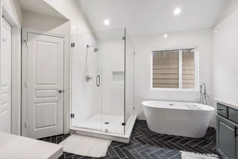 $675,000 | 834 West 18th Street, Unit B, Houston, TX 77008