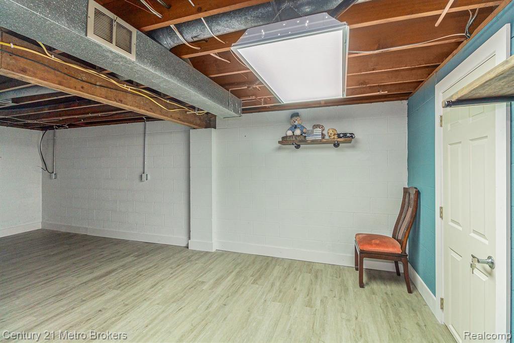 3090 North Belsay Road Flint, MI 48506 - Photo 20 of 28 Gallery Image 20