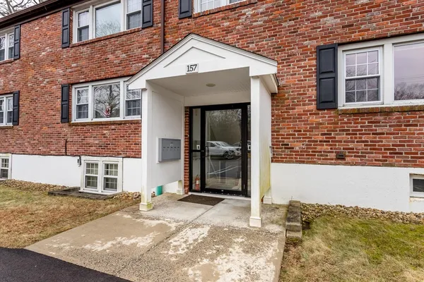 $2,300 | 157 Central Street, Unit 1, Foxboro, MA 02035