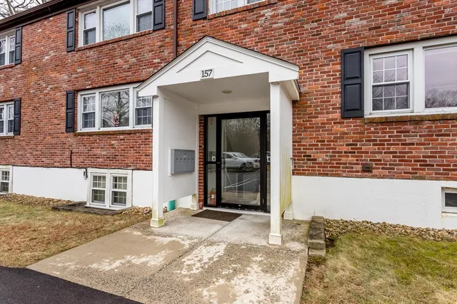 $2,200 | 157 Central Street, Unit 3, Foxboro, MA 02035