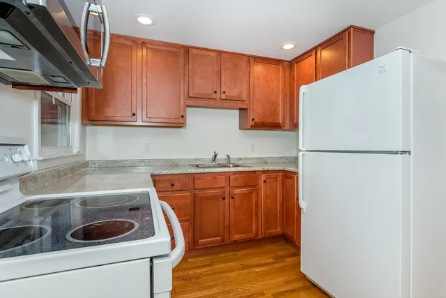 $2,200 | 157 Central Street, Unit 3, Foxboro, MA 02035
