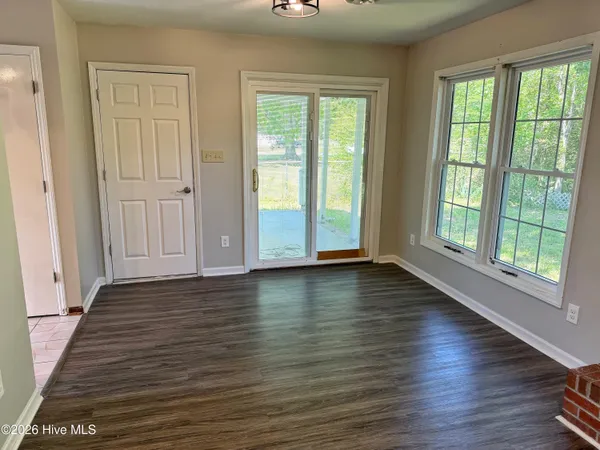 $1,400 | 203 Woodcrest Court, Jacksonville, NC 28540