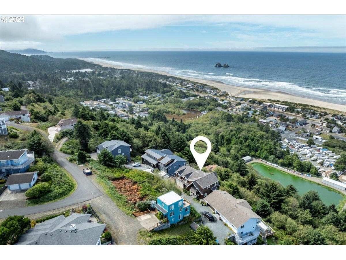 367 South Longview Loop Rockaway Beach, OR 97136 - Photo 35 of 43 a view of a city