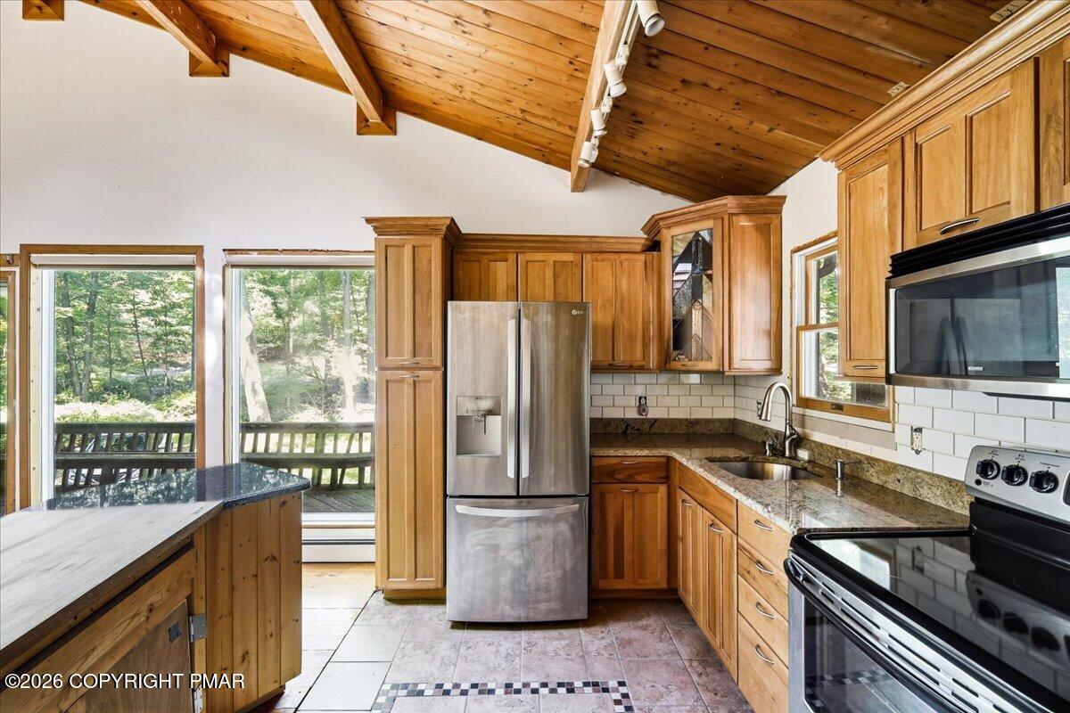 166 Pheasant Run Bushkill, PA 18324 - Photo 9 of 37 28-Photo-27