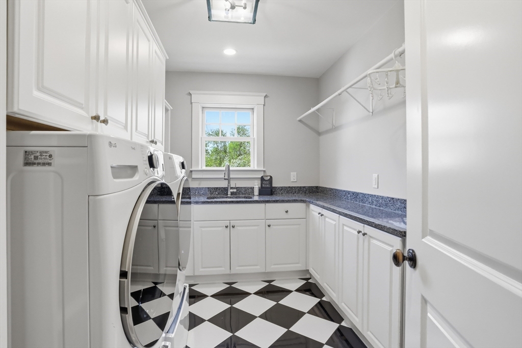 21 Fletcher Road Bedford, MA 01730 - Photo 26 of 38