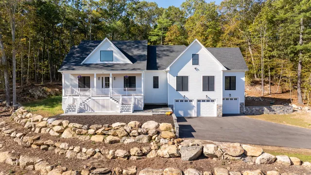 $1,300,000 | 23 Lords Meadow Lane, Old Lyme, CT 06371