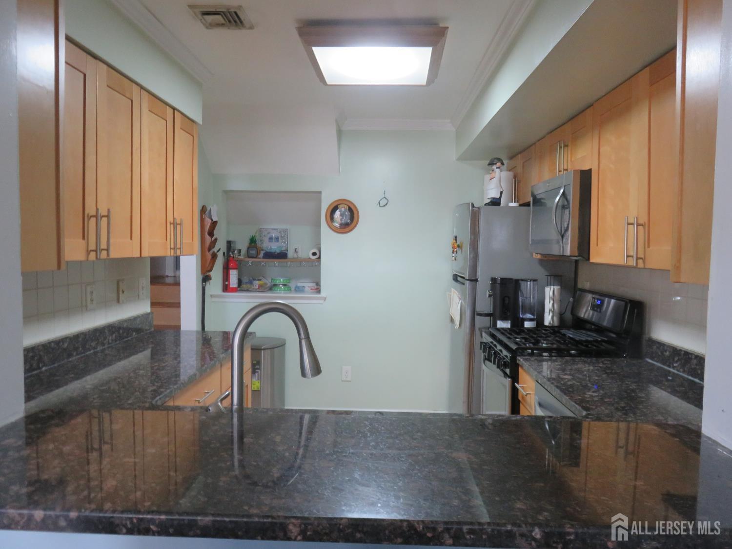 265 Front Street Perth Amboy, NJ 08861 - Photo 8 of 20