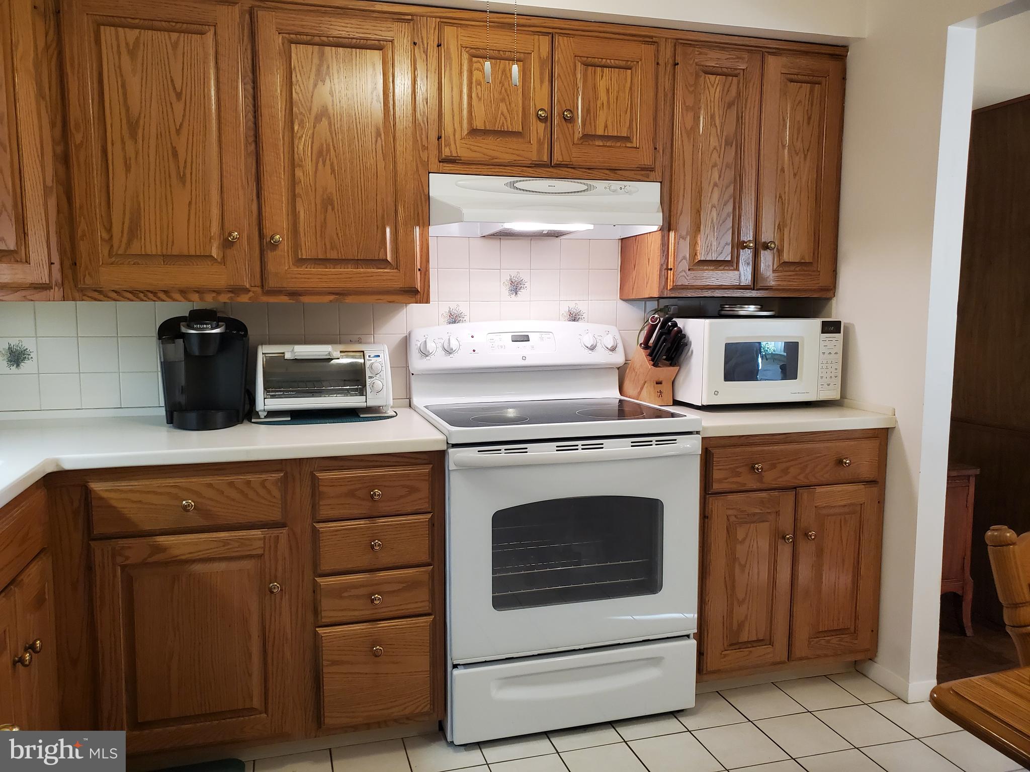 3402 Embarcadero Court Springfield, PA 19064 - Photo 8 of 27 Kitchen