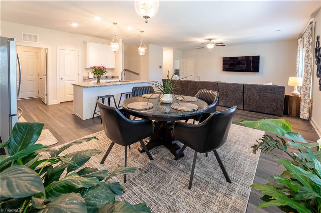 3924 Braddock Road High Point, NC 27265 - Photo 4 of 26 Beautiful dining space