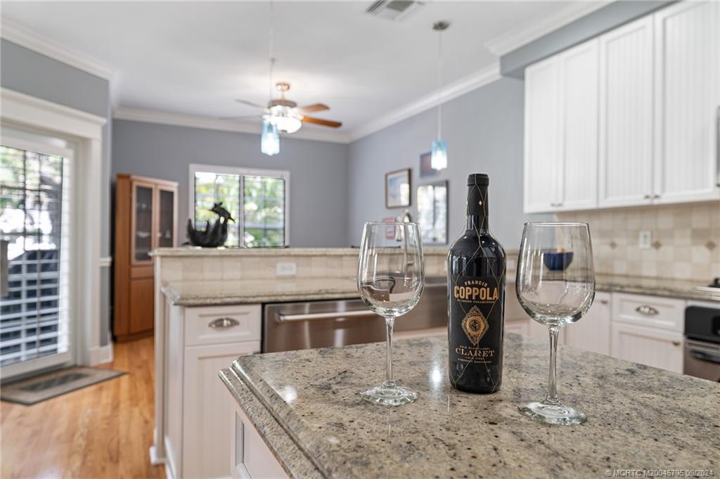 608 Southwest Cleveland Avenue Stuart, FL 34994 - Photo 12 of 48