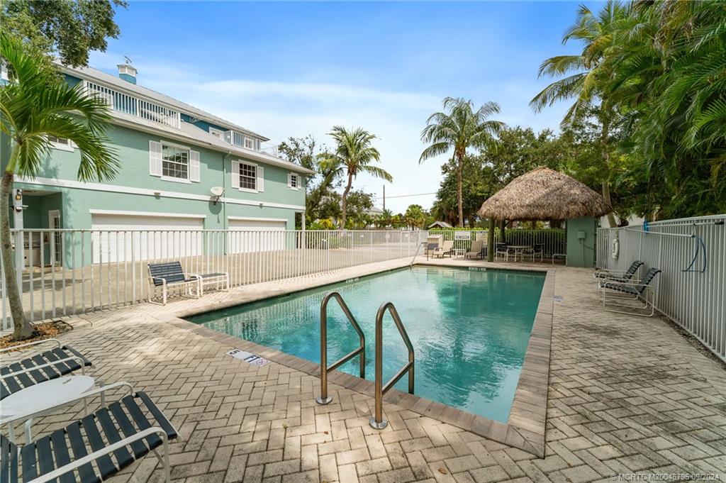 608 Southwest Cleveland Avenue Stuart, FL 34994 - Photo 2 of 48