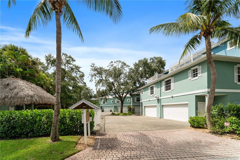 608 Southwest Cleveland Avenue Stuart, FL 34994 - Photo 5 of 48