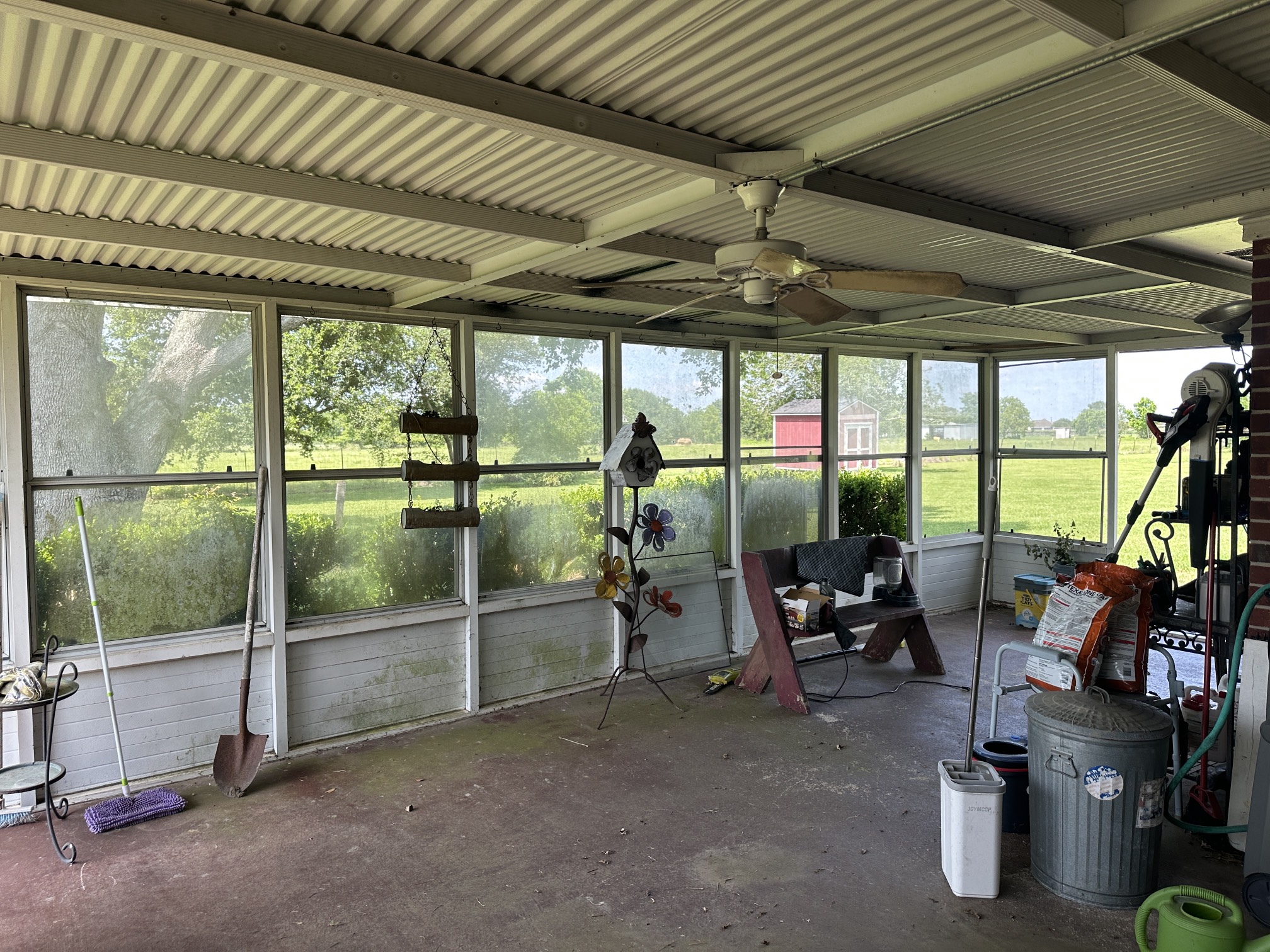 4911 Brister Road Rosharon, TX 77583 - Photo 24 of 31 Back patio
