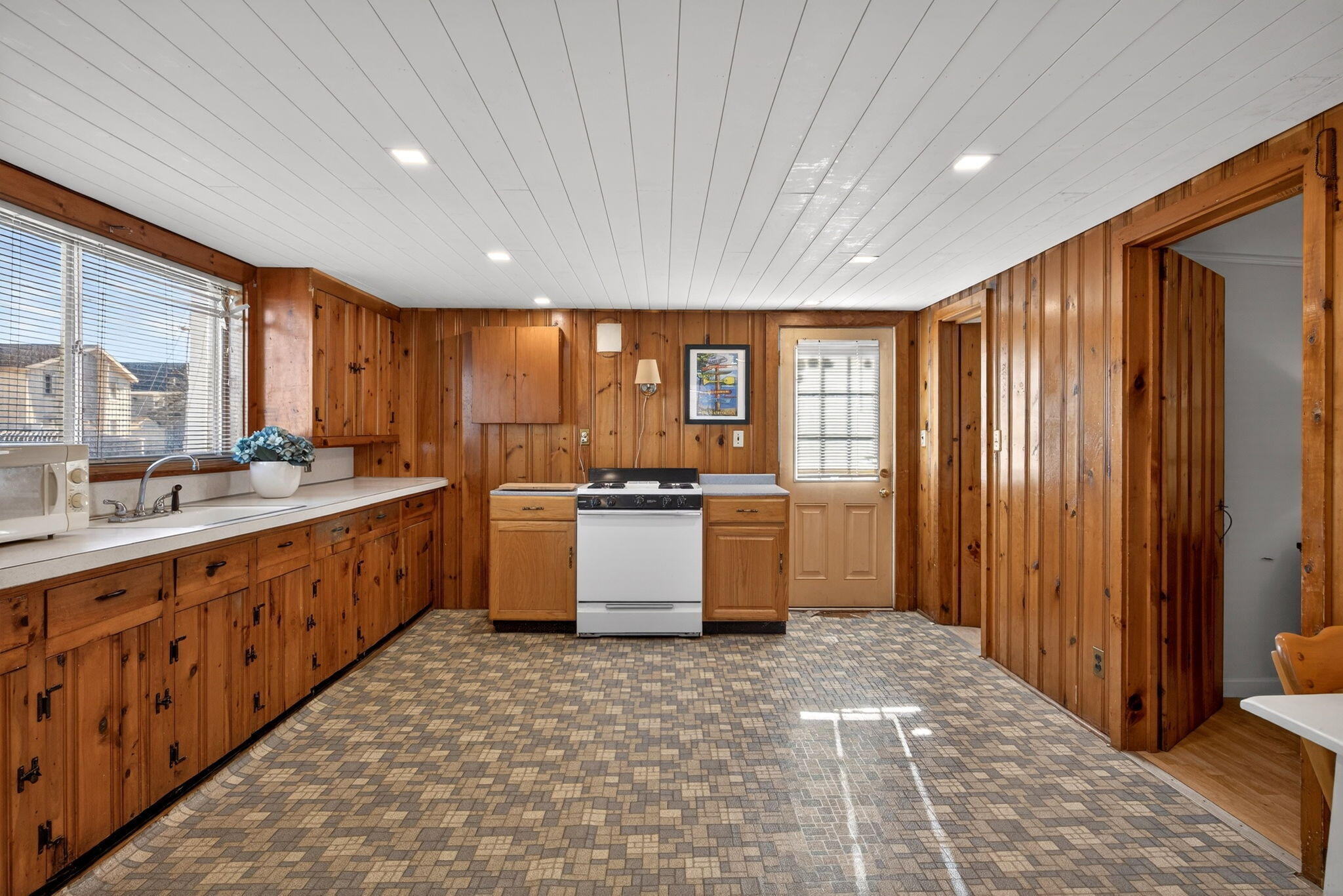 4 Freeman Avenue Sandwich, MA 02563 - Photo 8 of 26 70-PF0A8568