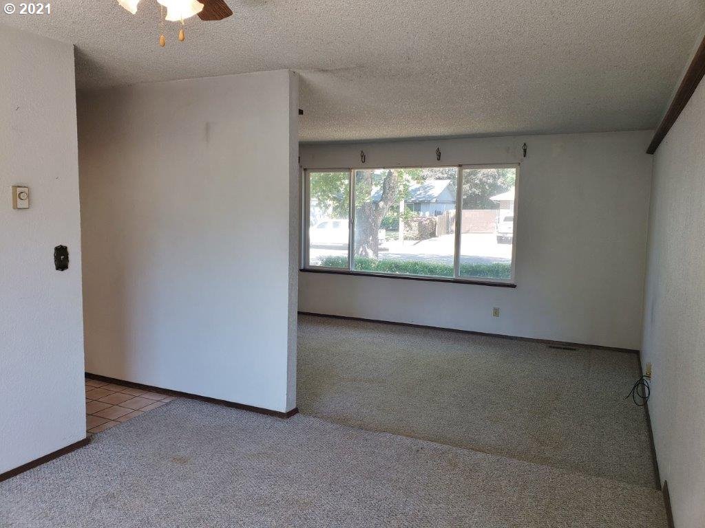 6687 B Street Springfield, OR 97478 - Photo 6 of 18