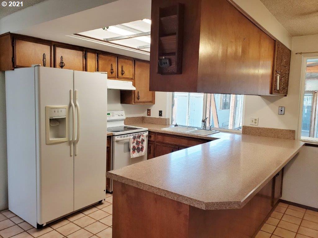 6687 B Street Springfield, OR 97478 - Photo 7 of 18