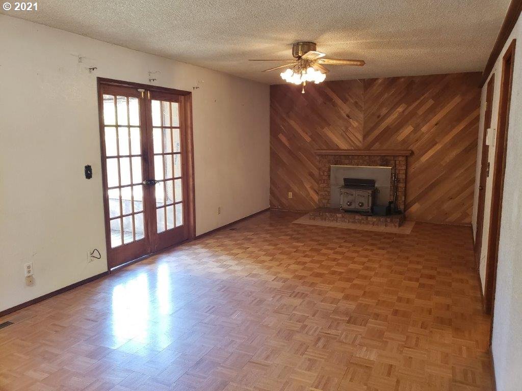 6687 B Street Springfield, OR 97478 - Photo 9 of 18