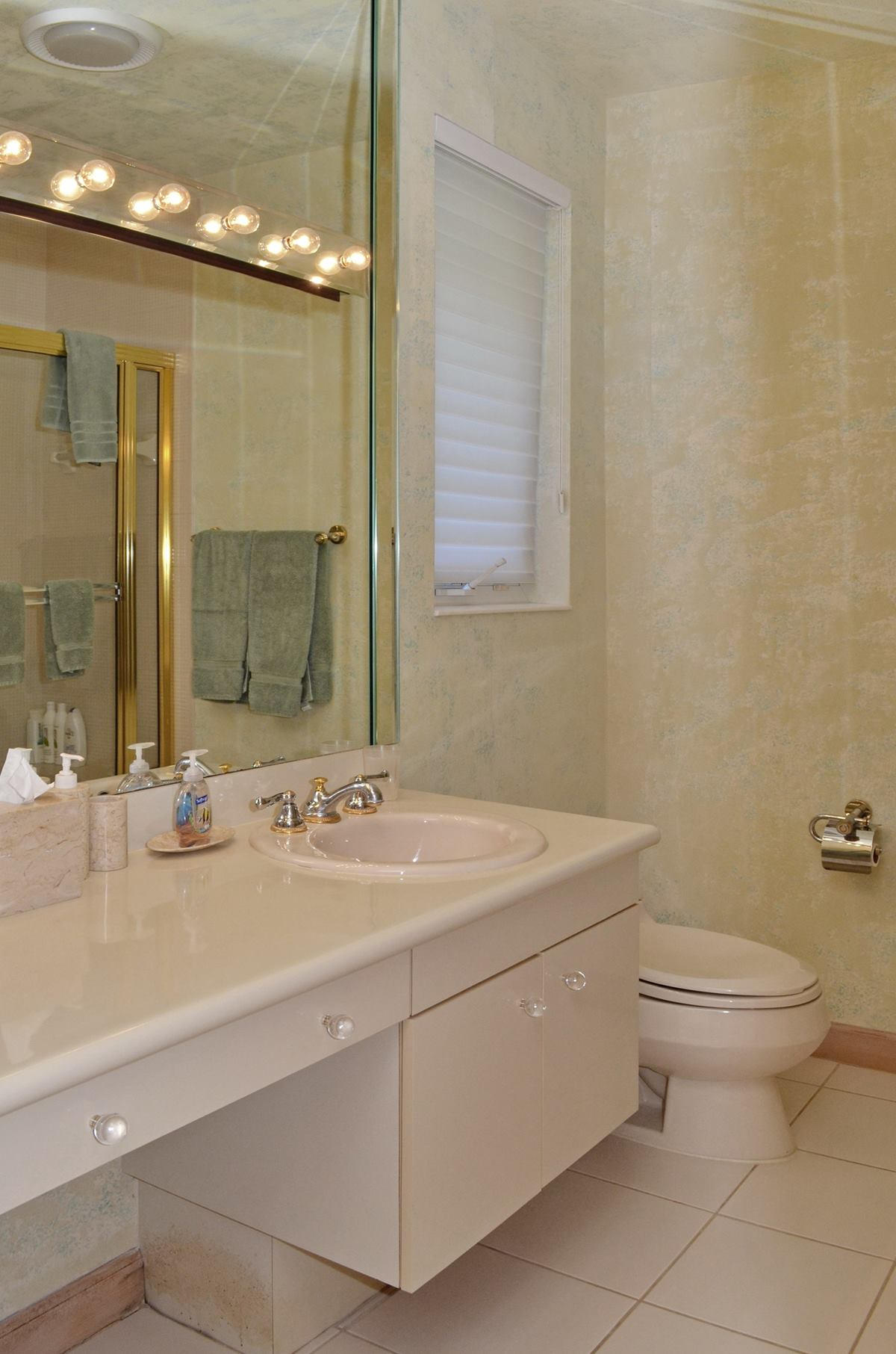 6845 Queenferry Circle Boca Raton, FL 33496 - Photo 18 of 24 guestbathroom_1200