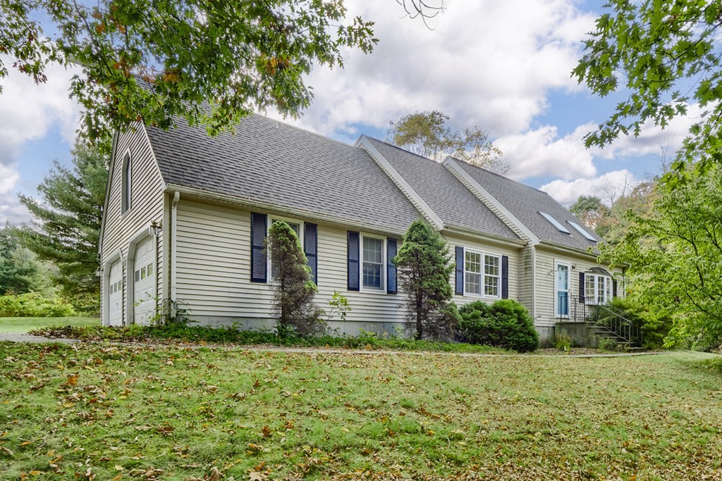 782 Bailey Road Holden, MA 01520 - Photo 1 of 31 Gallery Image 1