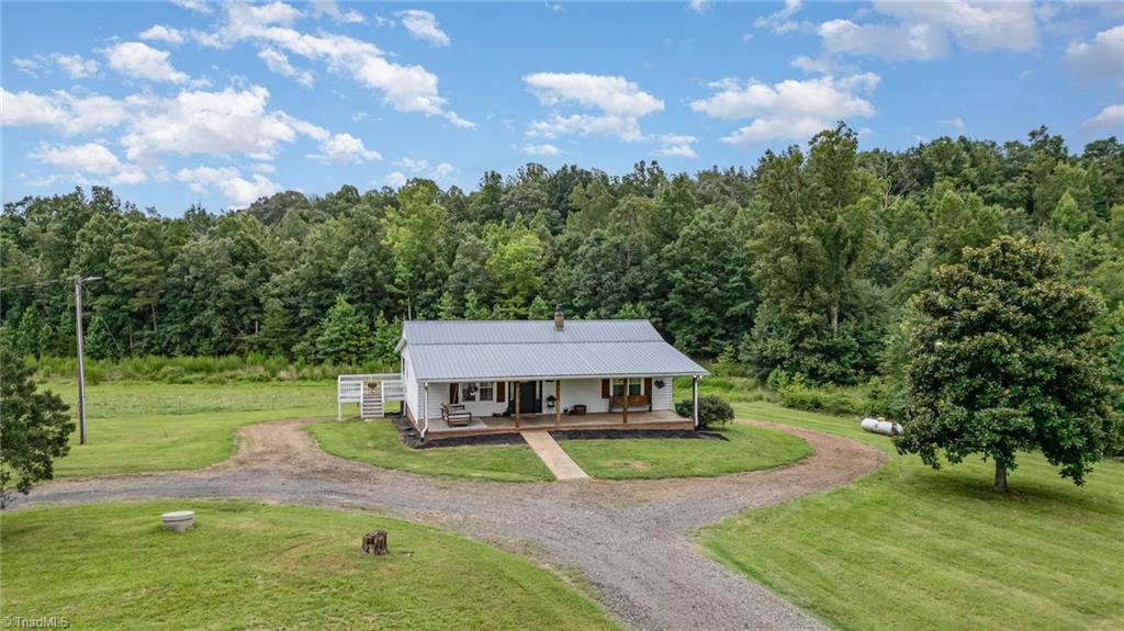 368 Manuel Road Mayodan, NC 27027 - Photo 3 of 23 Gallery Image 3