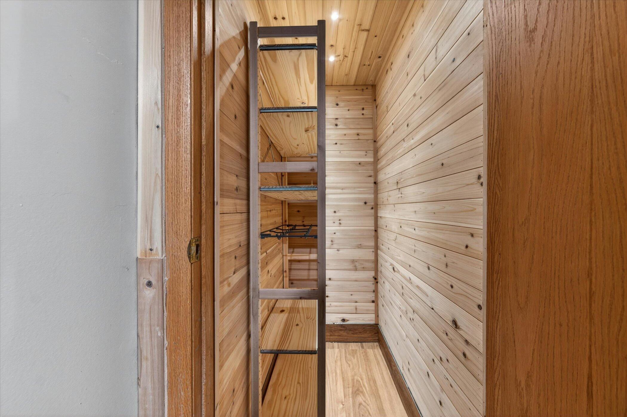 900 Pomona Road Ann Arbor, MI 48103 - Photo 29 of 60 29-900-Pomona-Rd-WindowStill