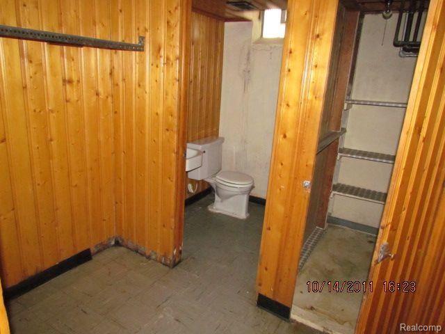3239 Rome Avenue Warren, MI 48091 - Photo 12 of 13 BASEMENT BATH
