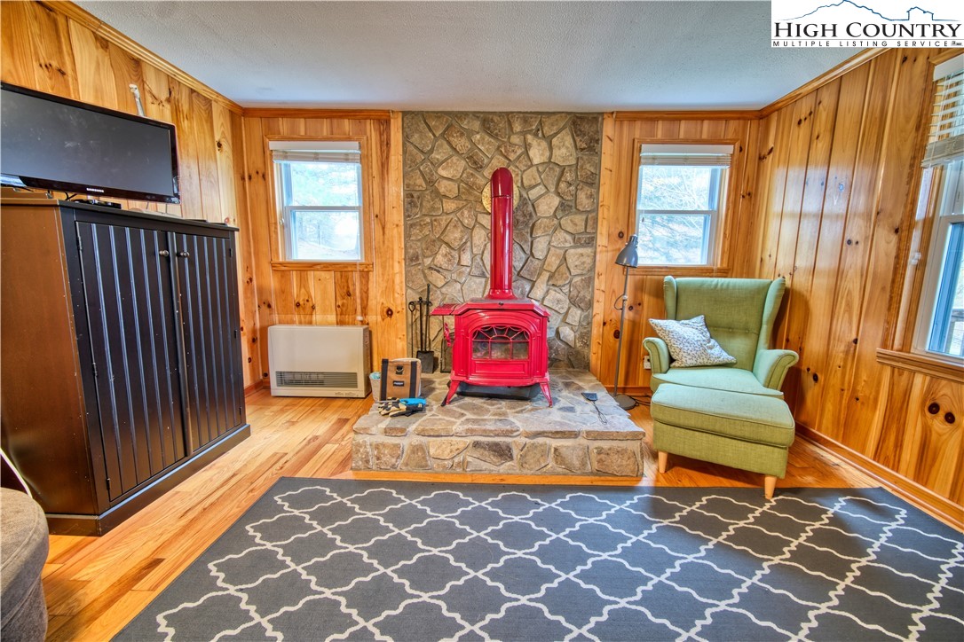 520 Albert Phipps Road Crumpler, NC 28617 - Photo 11 of 45 Gallery Image 11
