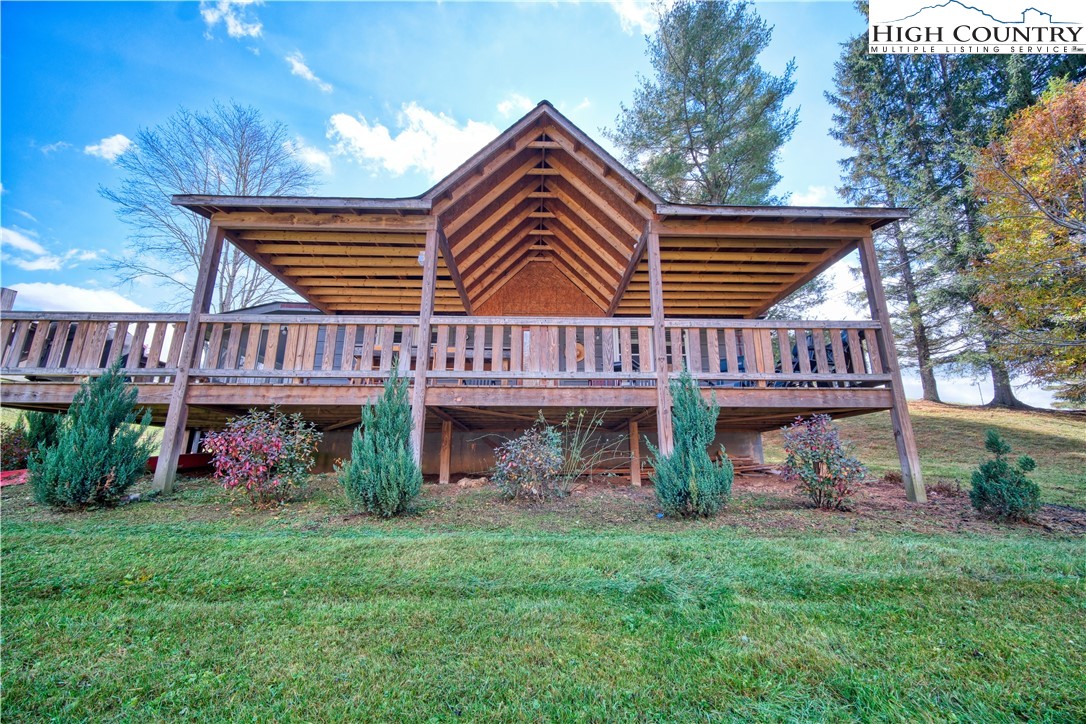520 Albert Phipps Road Crumpler, NC 28617 - Photo 2 of 45 Gallery Image 2