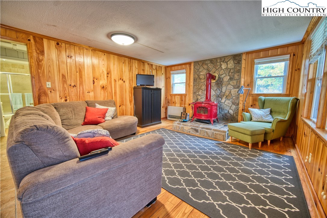 520 Albert Phipps Road Crumpler, NC 28617 - Photo 9 of 45 Gallery Image 9