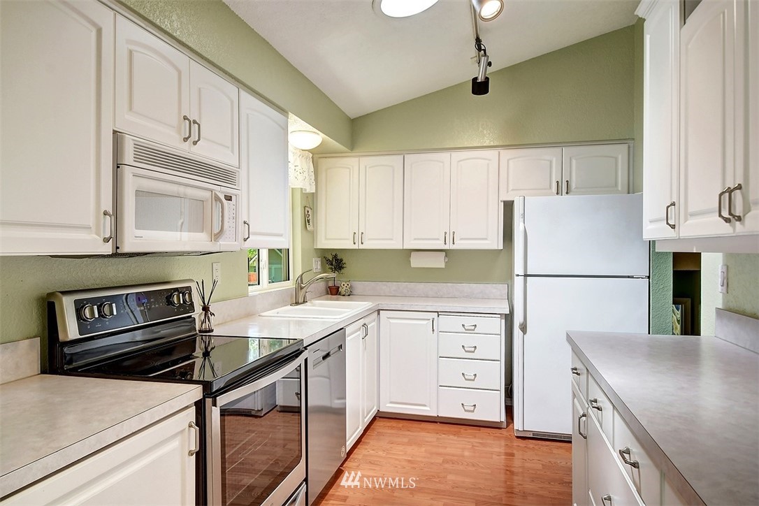 2326 177th Street Southeast Bothell, WA 98012 - Photo 5 of 18