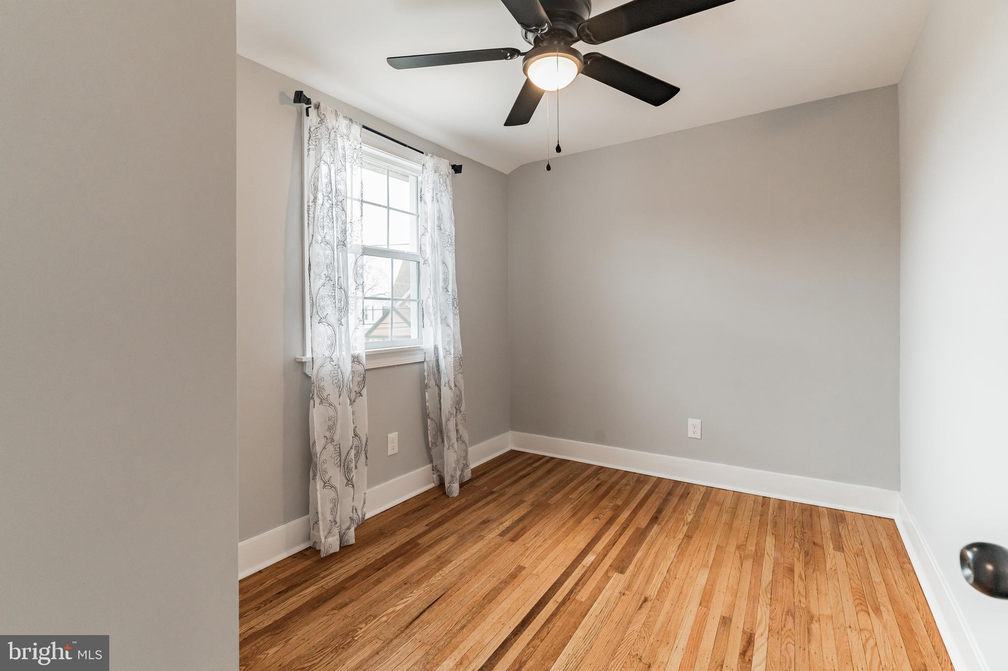 148 School Lane Springfield, PA 19064 - Photo 25 of 33 3rd bedroom