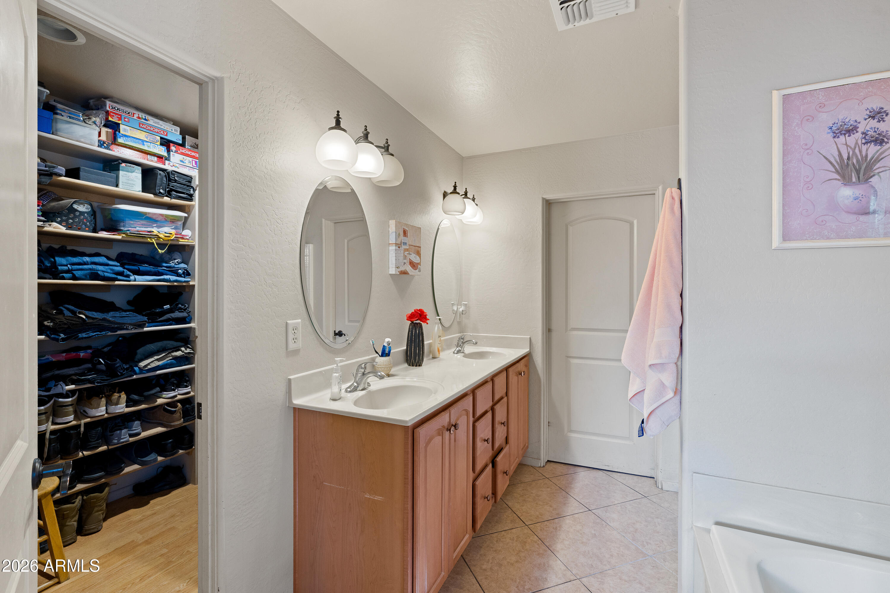 4540 East Goldmine Road Rimrock, AZ 86335 - Photo 15 of 37 09-Primary Bathroom