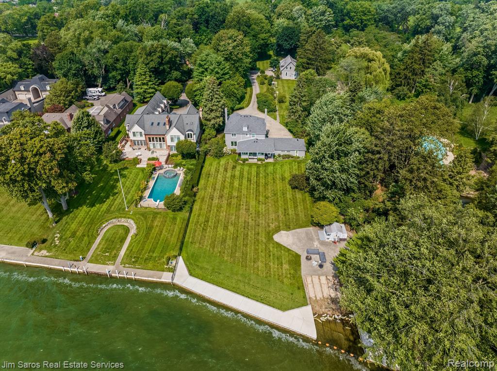 1040 Lake Shore Road Grosse Pointe Shores, MI 48236 - Photo 7 of 9