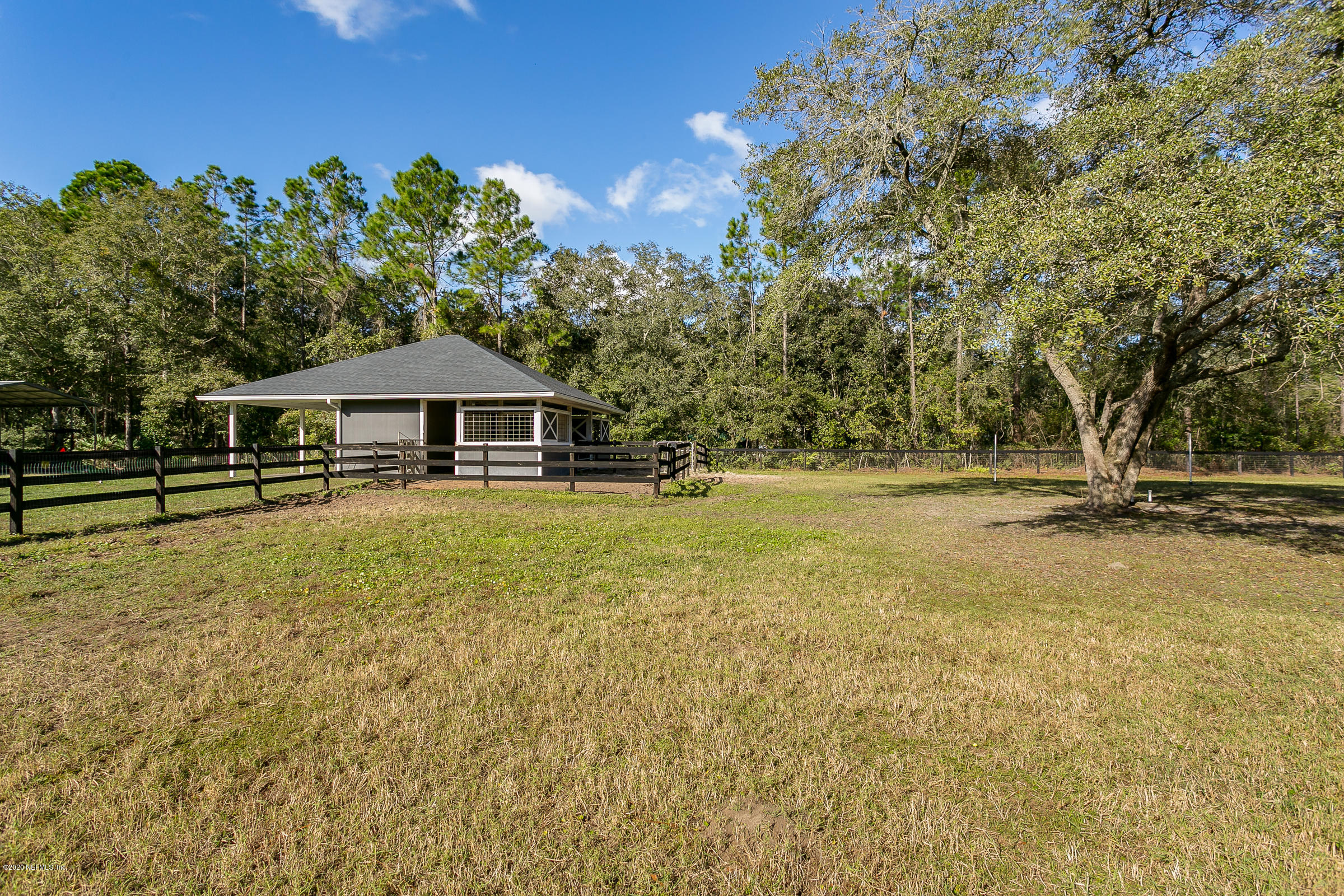 13160 Caldwell Road Jacksonville, FL 32226 - Photo 41 of 53 42-Paddock 1 - Barn